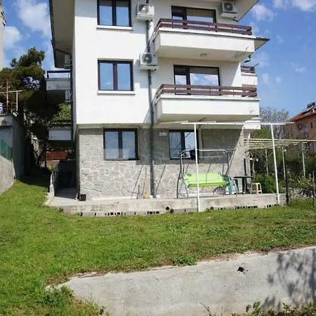 Burkopolis Holiday home *